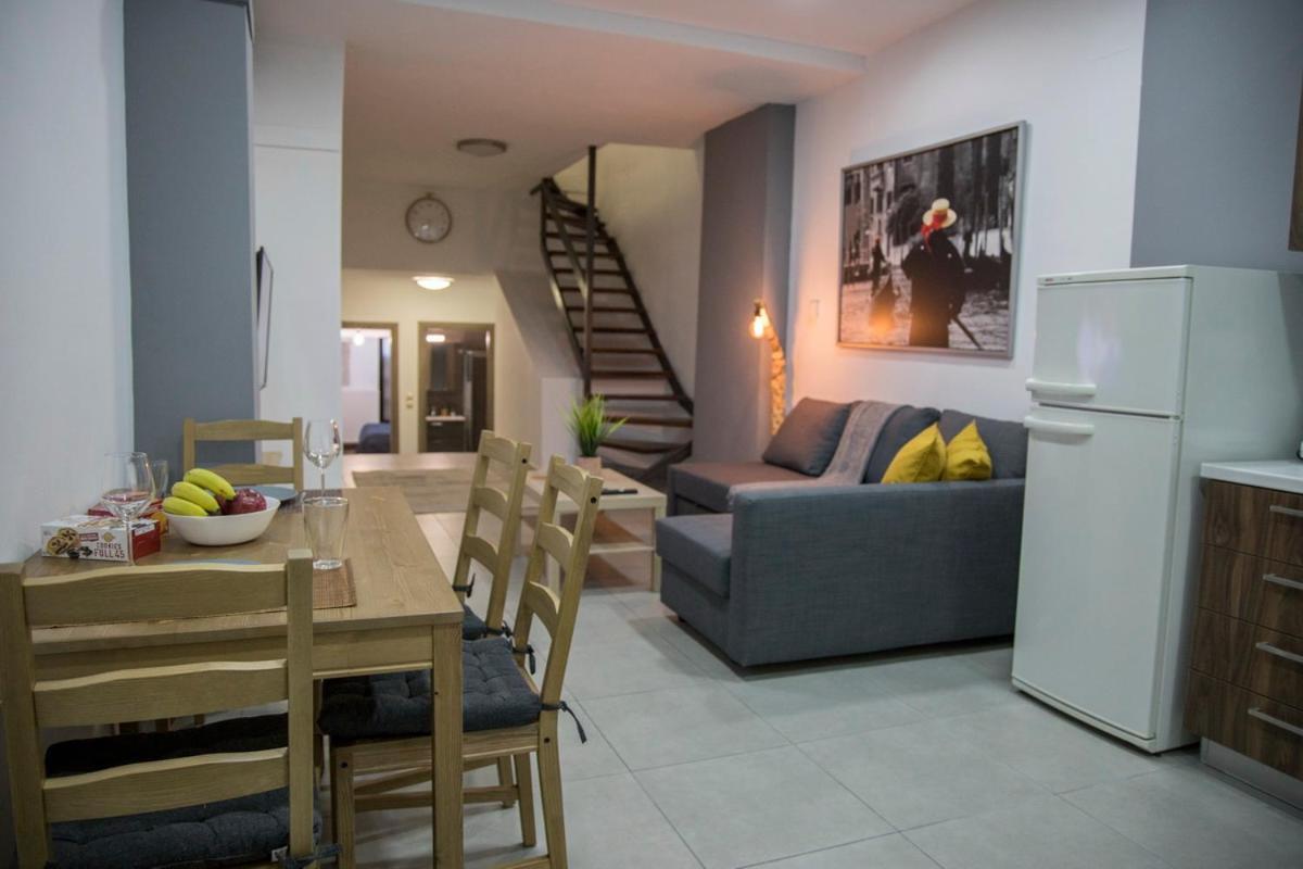 Billys House Трикала